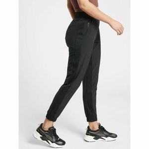 NWT ATHLETA BROOKLYN JOGGER 8